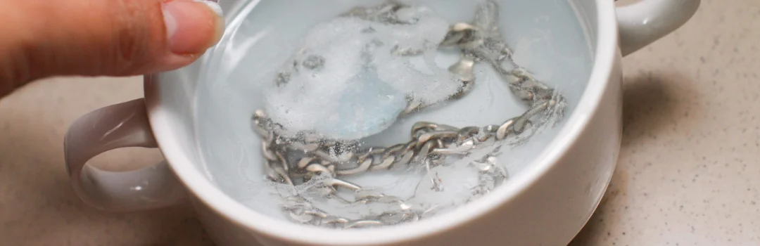 Як почистити срібло перекисом водню